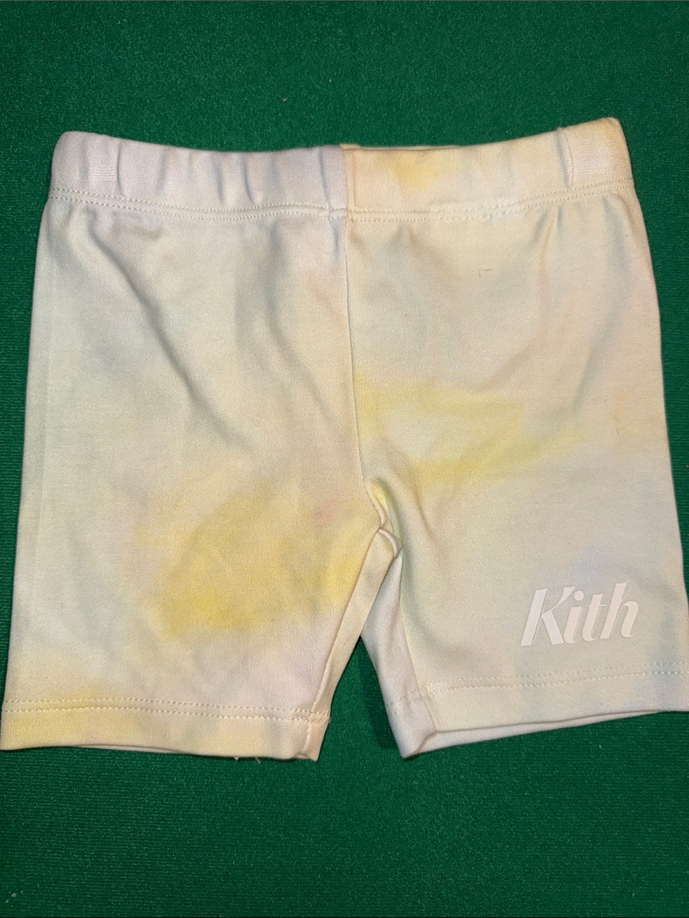 Kith kids 🧒 White with Yellow Tie-Dye Logo Bike Shorts